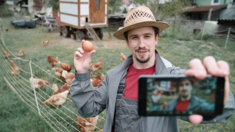 Ces agriculteurs qui diffusent des ondes positives sur les réseaux sociaux.